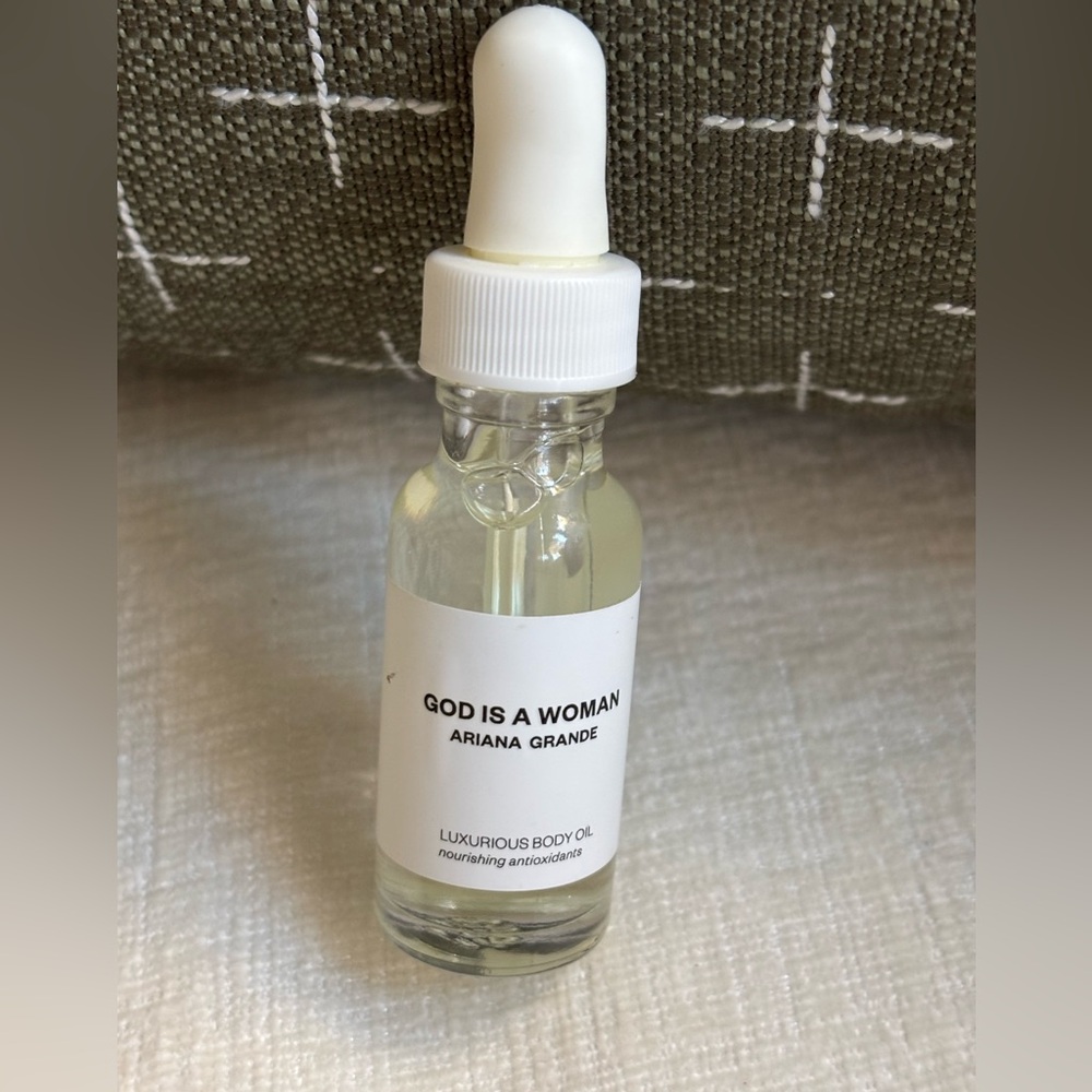 NIB Ariana Grande Luxurious Body Oil nourishing antioxidants. Never opened - Picture 6 of 7